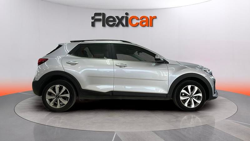 Usado Kia Stonic 84 CV (61 kW) 2024 Gris SUV