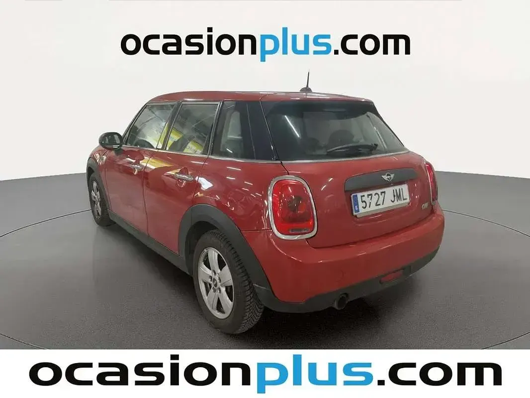 Usado Mini ONE 102 CV (75 kW) 2016 Rojo Utilitario
