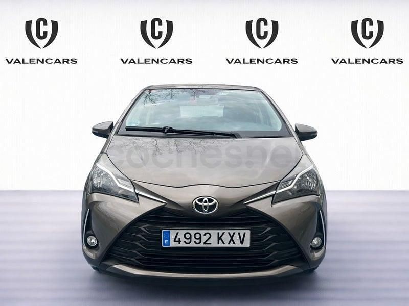 Usado Toyota Yaris Active 69 CV (50 kW) 2019 Beige Berlina
