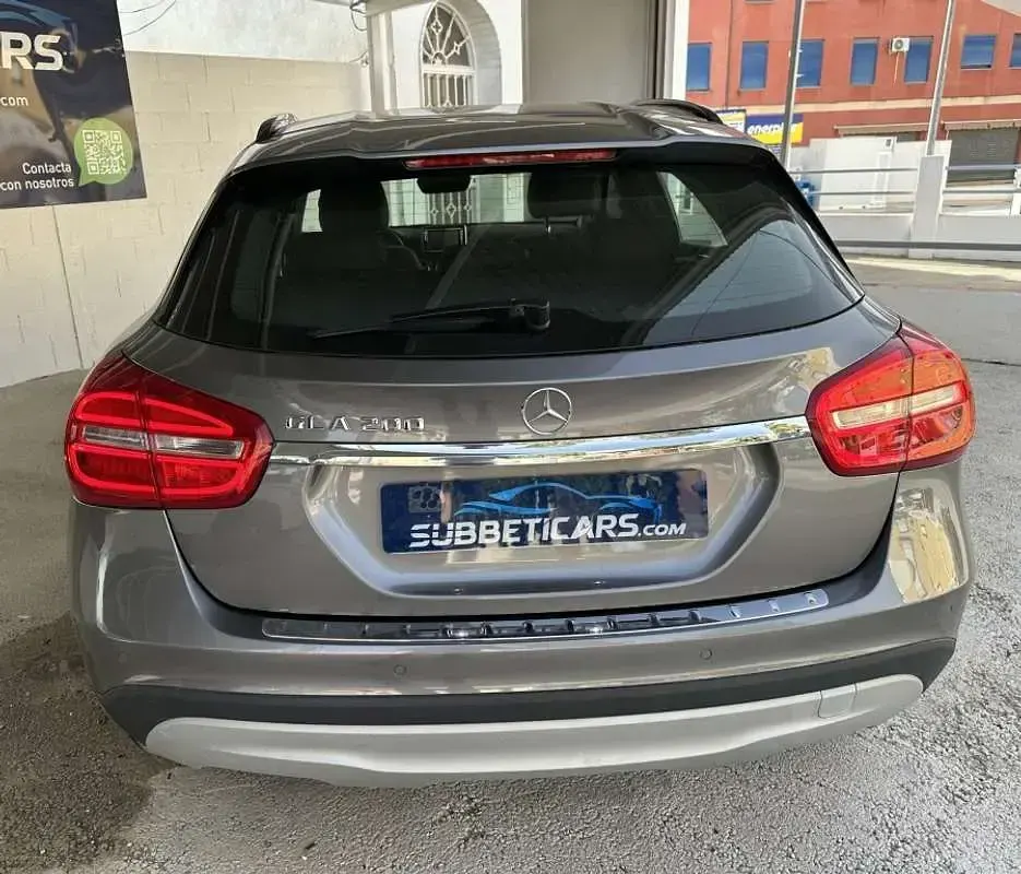 Używany Mercedes GLA200 Style 156 KM (114 kW) 2014 Srebrny SUV
