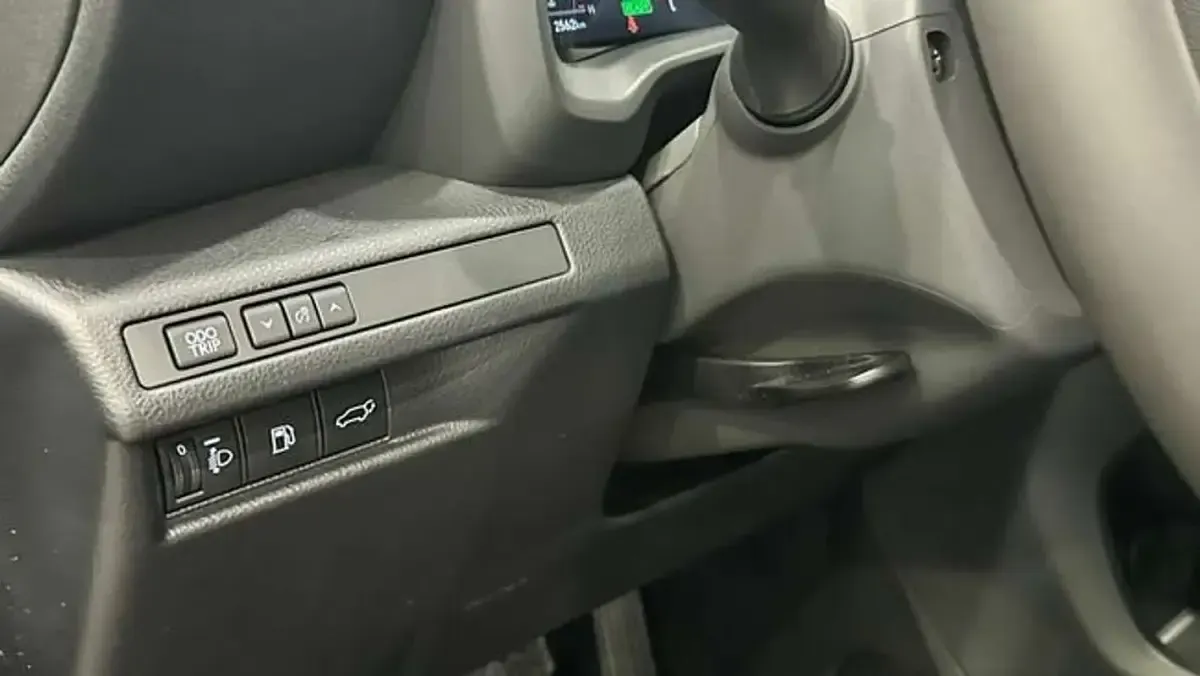 Usado Lexus LBX 136 CV (100 kW) 2024 Gris SUV
