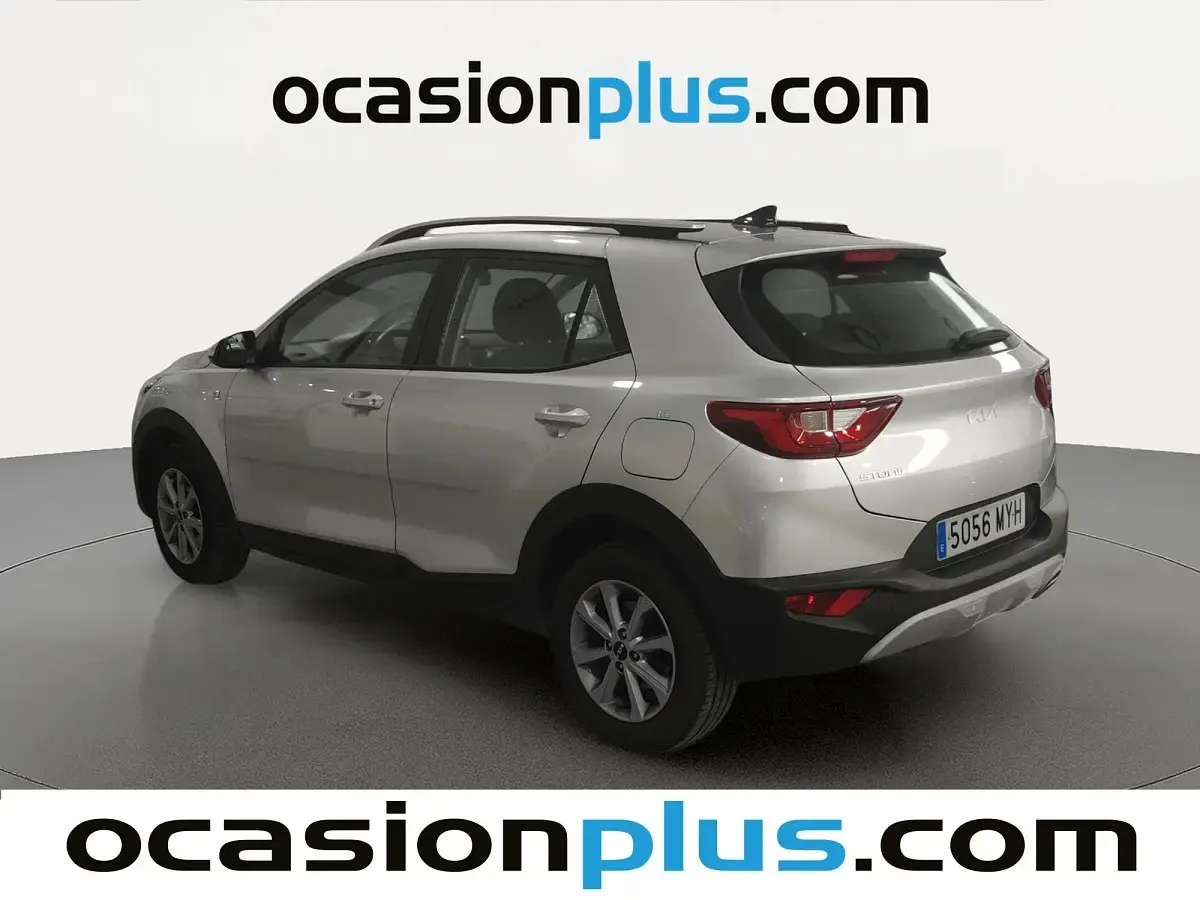 Usado Kia Stonic 79 CV (58 kW) 2025 Gris plata SUV