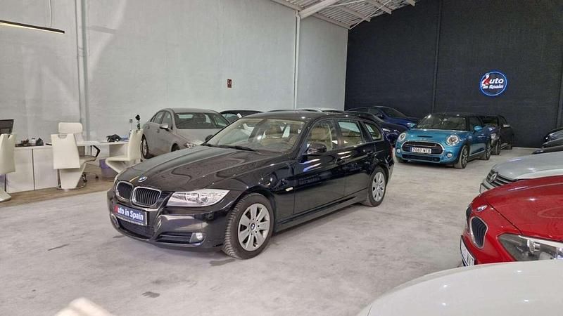 Usado BMW 318 143 CV (105 kW) 2011 Negro Familiar