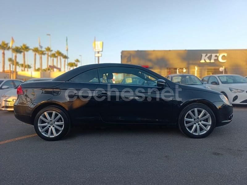 Usado VW Eos 140 CV (102 kW) 2010 Negro Descapotable