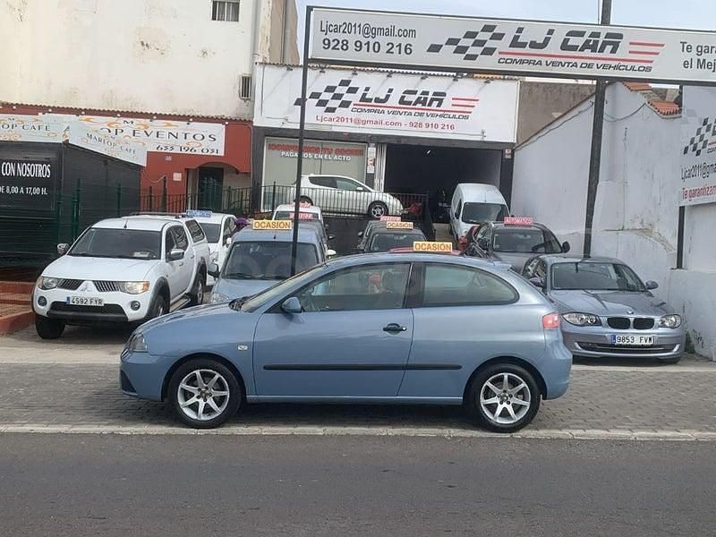 Usado Seat Ibiza Stylance 85 CV (62 kW) 2006 Azul Utilitario