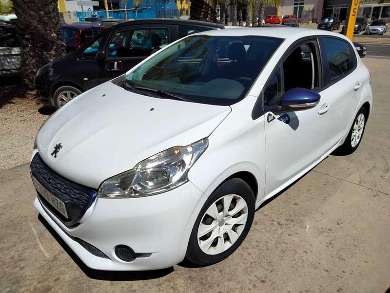 Usado Peugeot 208 68 CV (50 kW) 2014 Blanco Utilitario