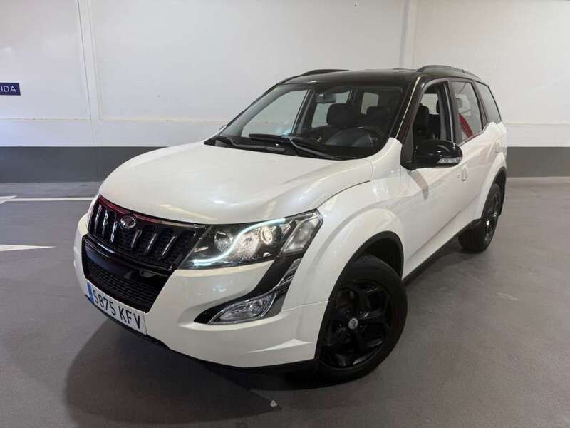 Blanco Usado 2017 Mahindra XUV500 SUV | 13.400 € - Imagen 1/4