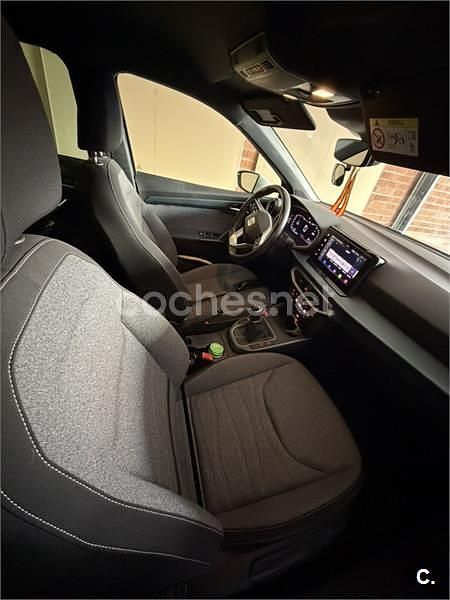 Usado Seat Arona Xperience 110 CV (80 kW) 2021 Gris / plata SUV