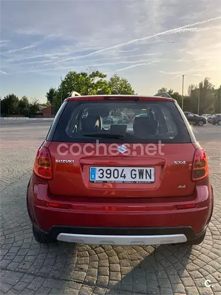 Usado Suzuki SX4 GL 135 CV (99 kW) 2010 Rojo SUV