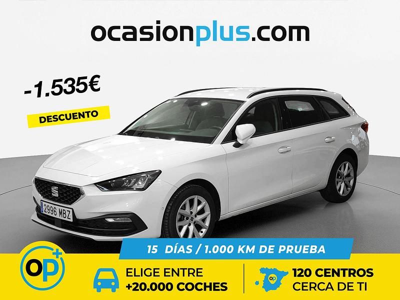 Usado Seat Leon Style 110 CV (80 kW) 2022 Blanco Familiar