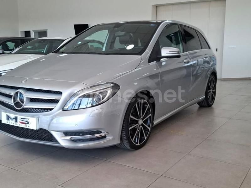 Gris / plata Usado 2015 Mercedes B180 Monovolumen | 13.299 € (Buen precio) - Imagen 1/4