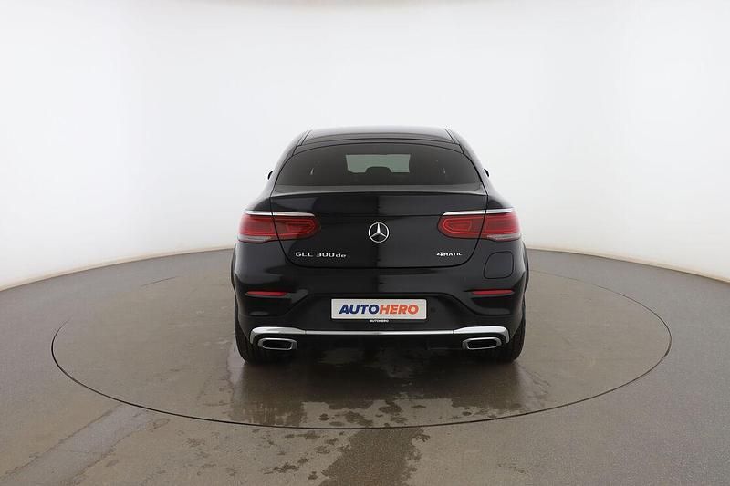 Usado Mercedes GLC300e AMG line 306 CV (225 kW) 2021 Negro SUV