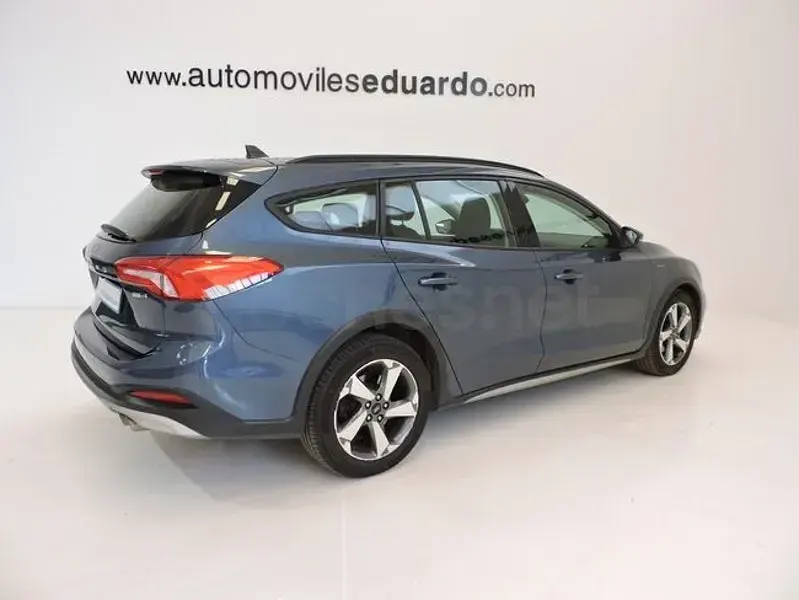 Usado Ford Focus Active 125 CV (91 kW) 2022 Azul Familiar
