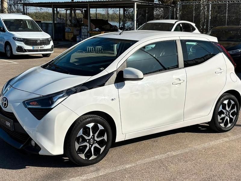 Blanco Usado 2021 Toyota Aygo X-play Utilitario | 12.900 € (Un poco caro) - Imagen 1/4