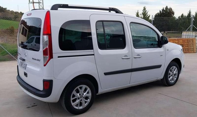 Usado Renault Kangoo LIMITED 95 CV (69 kW) 2020 Blanco Monovolumen