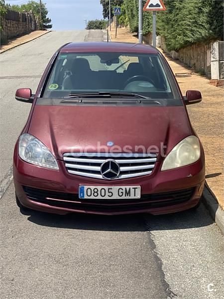 Granate Usado 2010 Mercedes A180 Elegance Berlina | 2999 € (Super precio) - Imagen 1/4