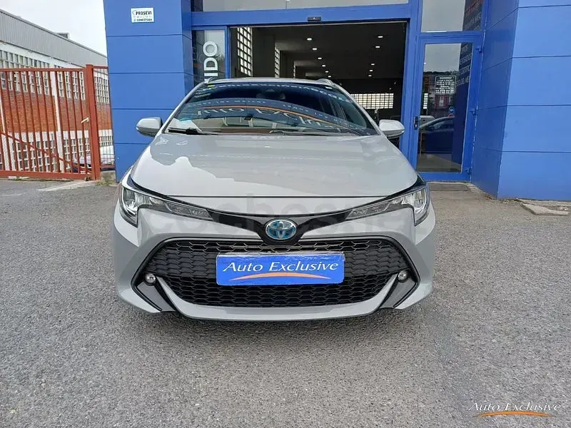 Usado Toyota Corolla Active 122 CV (89 kW) 2020 Gris / plata Familiar