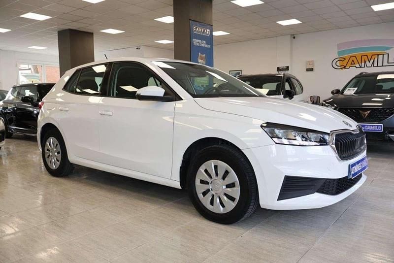Usado Skoda Fabia Ambition 95 CV (69 kW) 2022 Blanco Utilitario