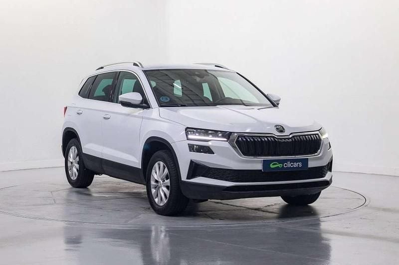 Usado Skoda Karoq Ambition 150 HP (110 kW) 2023 Branco SUV