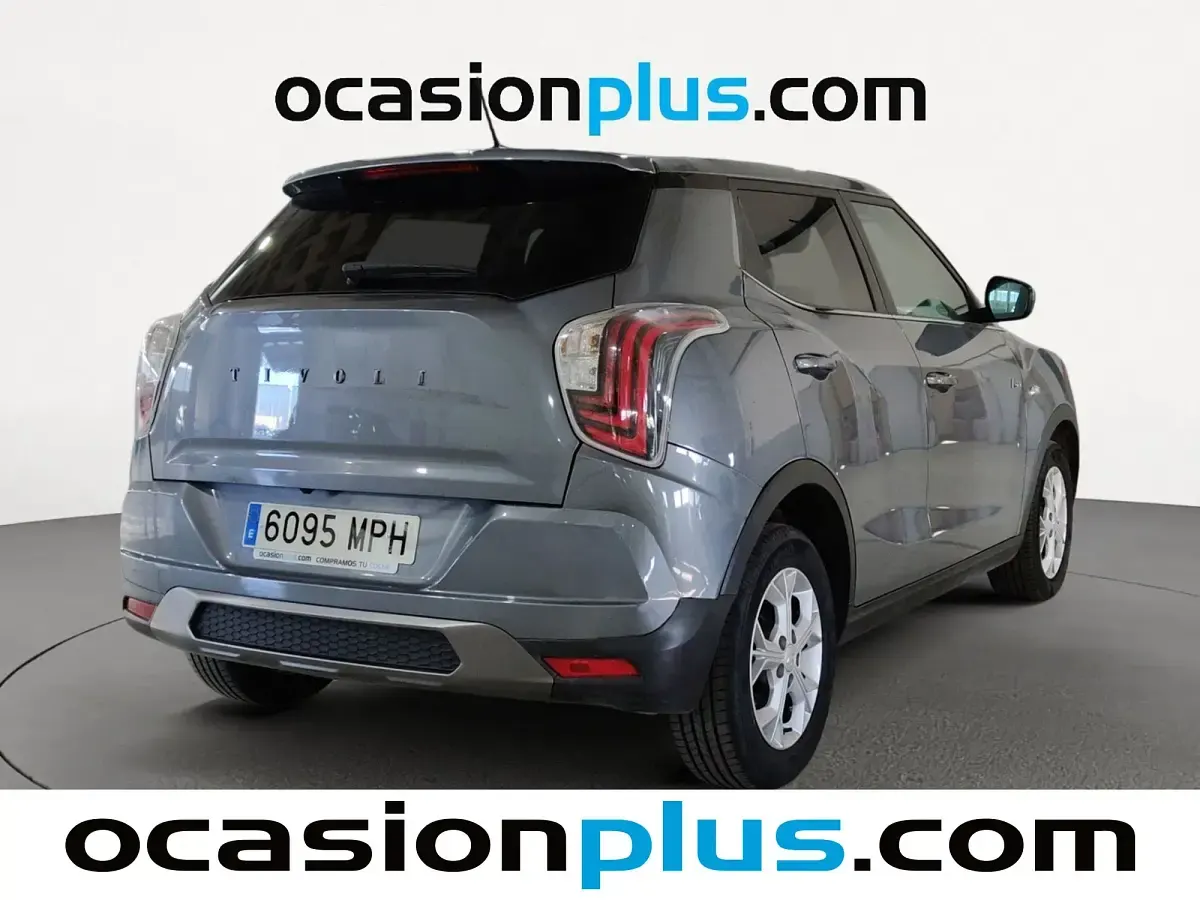 Usado KGM Tivoli 135 CV (99 kW) 2024 Gris SUV