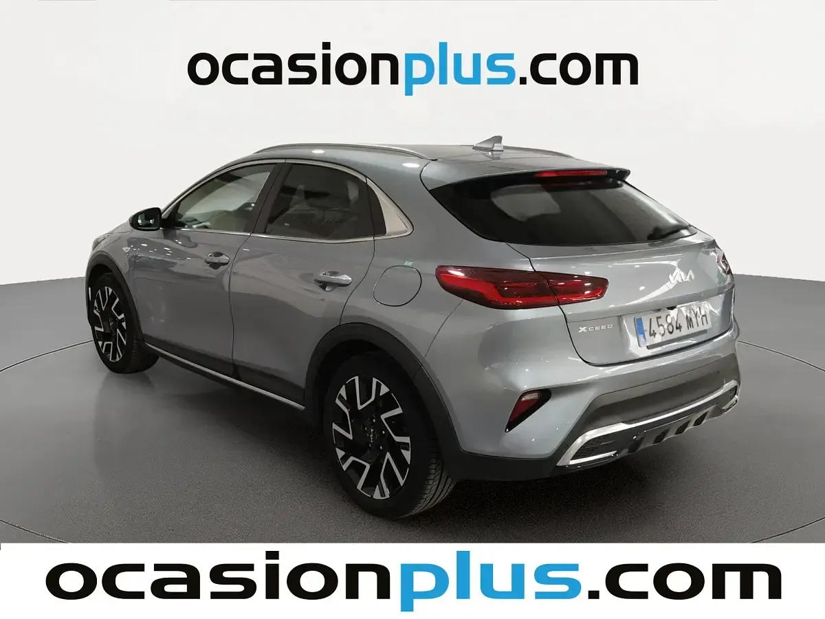 Usado Kia XCeed 101 CV (74 kW) 2025 Gris plata SUV