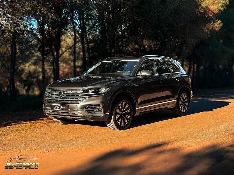 Usado VW Touareg Elegance 340 CV (250 kW) 2021 Gris SUV