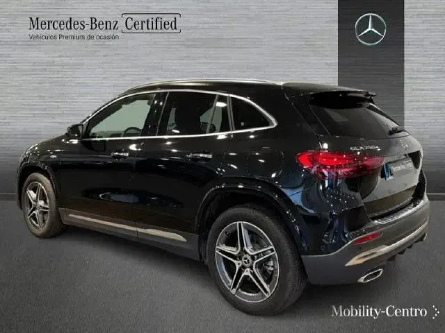 Usado Mercedes GLA250 218 CV (160 kW) 2025 Negro cosmos SUV