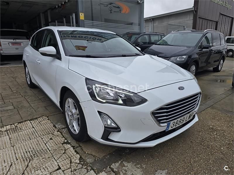 Usado Ford Focus Trend 120 CV (88 kW) 2022 Blanco Berlina