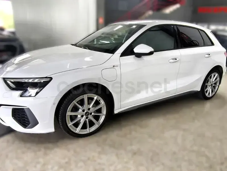 Usado Audi A3 S-Line 204 CV (150 kW) 2021 Blanco Berlina