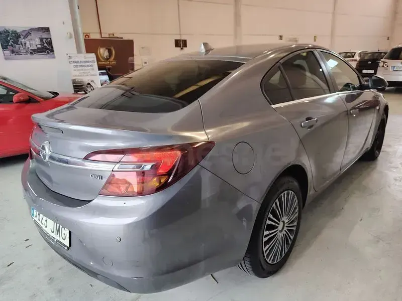 Usado Opel Insignia Excellence 136 CV (100 kW) 2016 Gris / plata Berlina