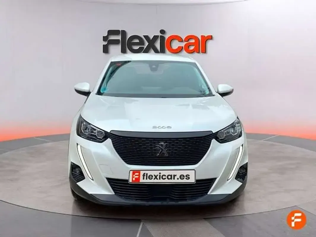 Usado Peugeot 2008 Active 101 CV (74 kW) 2021 Blanco SUV