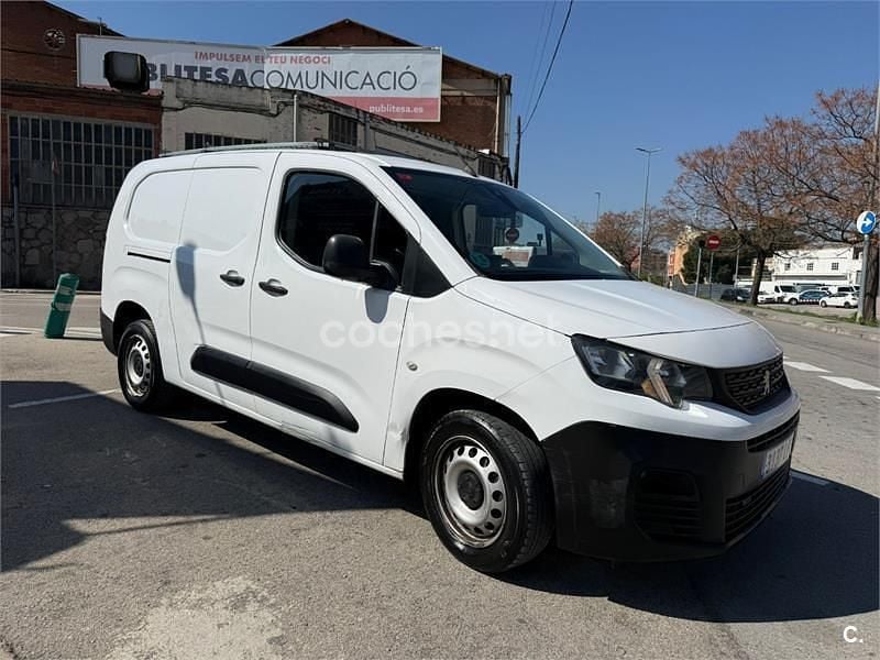 Usado Peugeot Rifter Active 100 CV (73 kW) 2020 Blanco Monovolumen