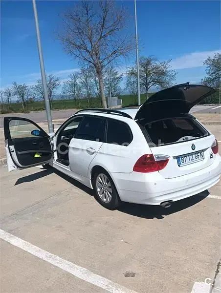 Usado BMW 320 150 CV (110 kW) 2005 Blanco Familiar