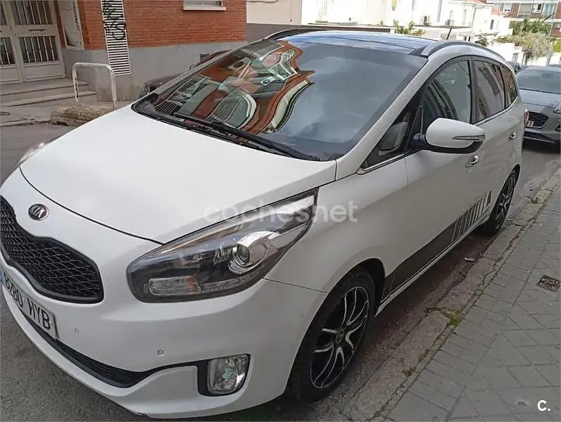 Usado Kia Carens 136 CV (100 kW) 2014 Blanco Monovolumen