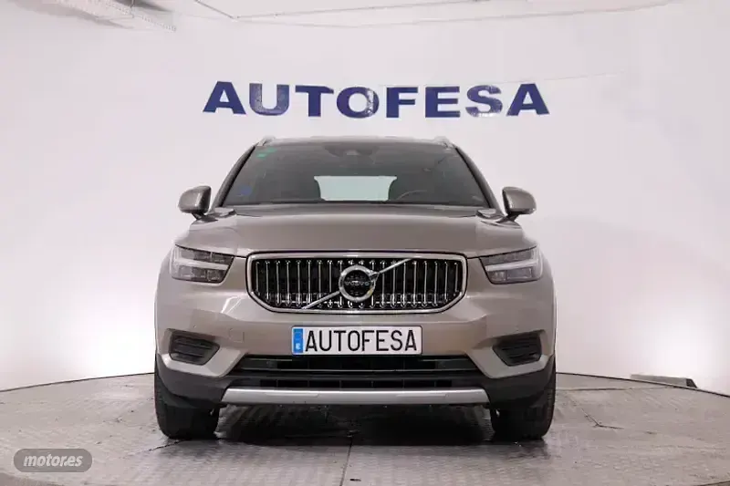 Usado Volvo XC40 262 CV (192 kW) 2022 Oro SUV