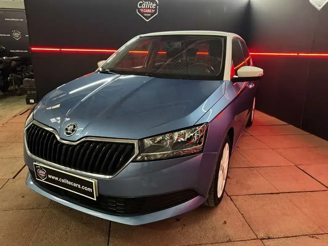 Usado Skoda Fabia 75 CV (55 kW) 2019 Azul Utilitario