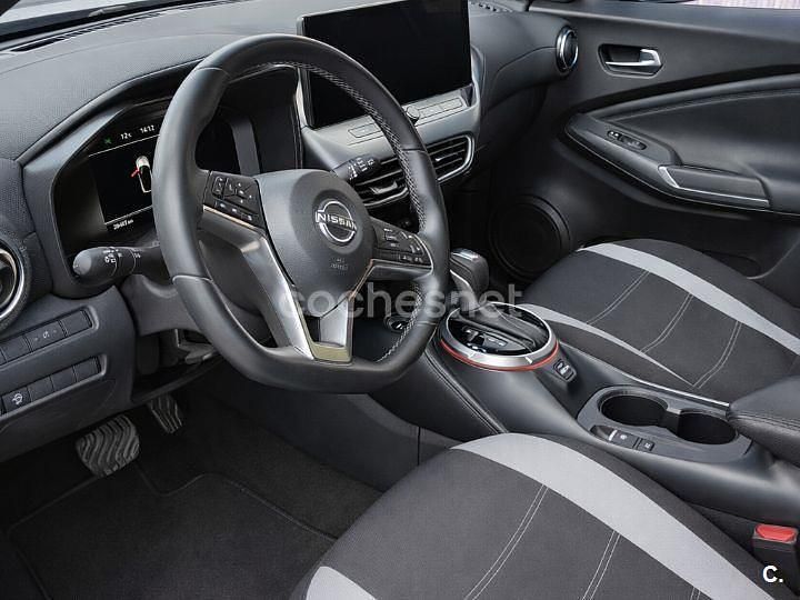 Usado Nissan Juke N-Connecta 114 CV (83 kW) 2025 Gris / plata SUV