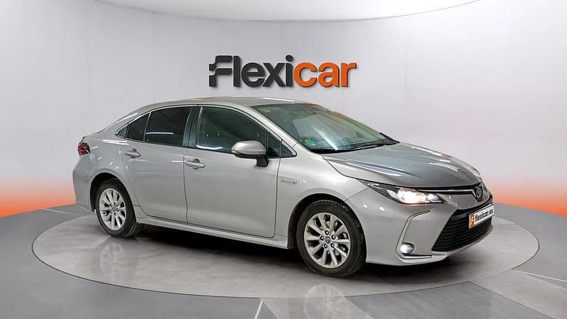 Usado Toyota Corolla Active 122 CV (89 kW) 2019 Gris Berlina