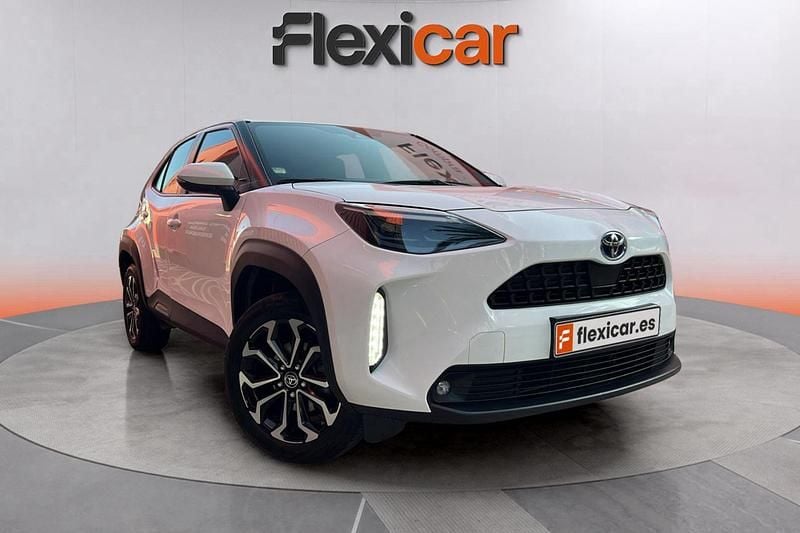 Blanco Usado 2024 Toyota Yaris Hybrid Active | 20.990 € (Precio justo) - Imagen 1/4