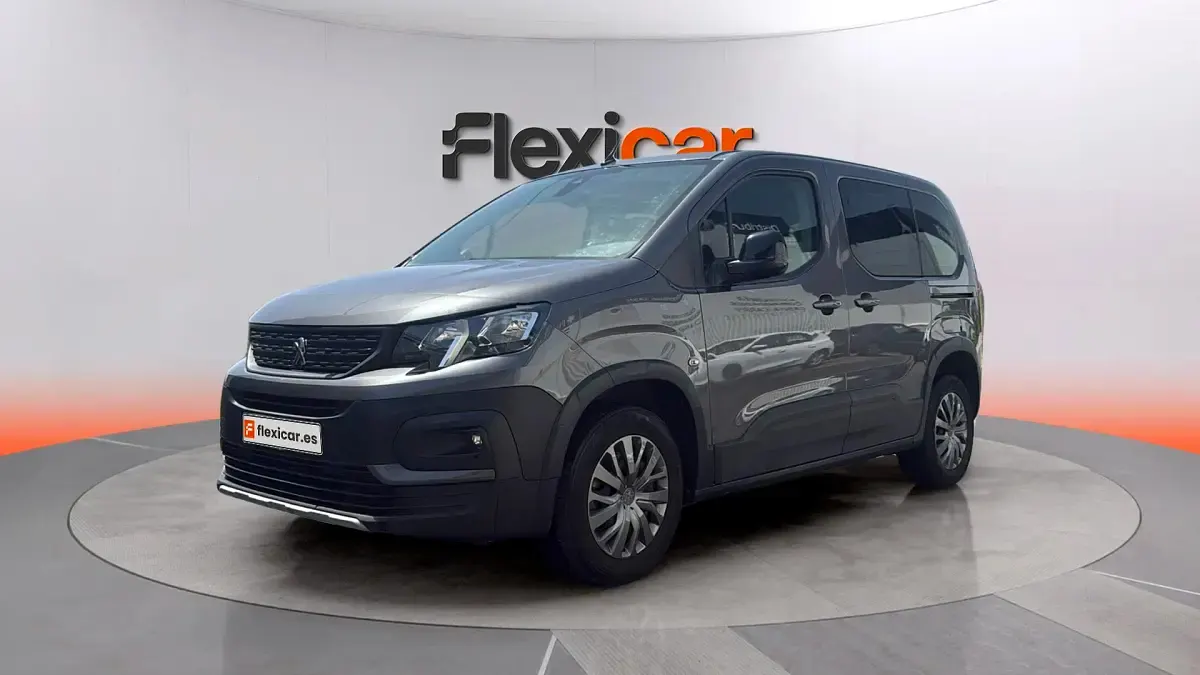Usado Peugeot Rifter Allure 101 CV (74 kW) 2023 Gris Monovolumen