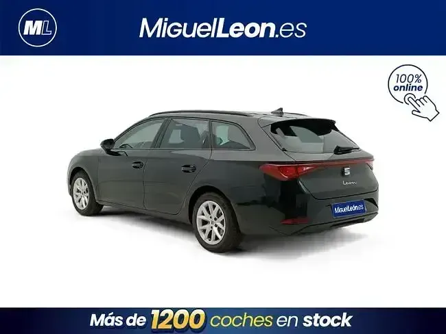 Usado Seat Leon Style 131 CV (96 kW) 2023 Negro Familiar