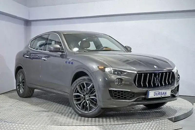 Usado Maserati Levante GT 330 CV (242 kW) 2021 Gris / plata SUV