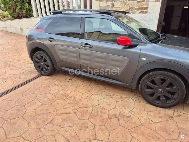 Usado Citroën C4 Cactus Shine Edition 100 CV (73 kW) 2015 Gris / plata Utilitario