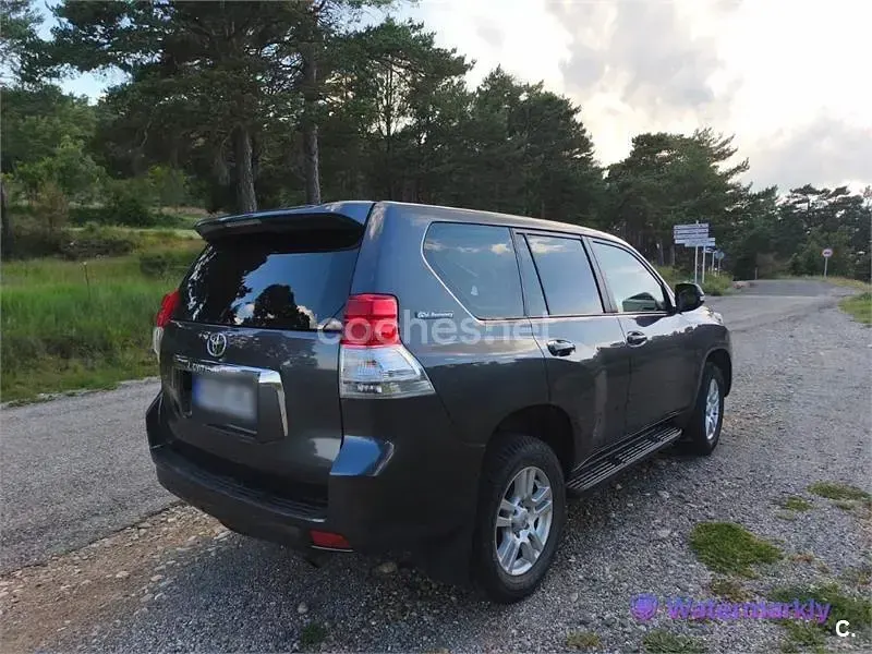 Usado Toyota Land Cruiser 190 CV (139 kW) 2012 Gris / plata SUV