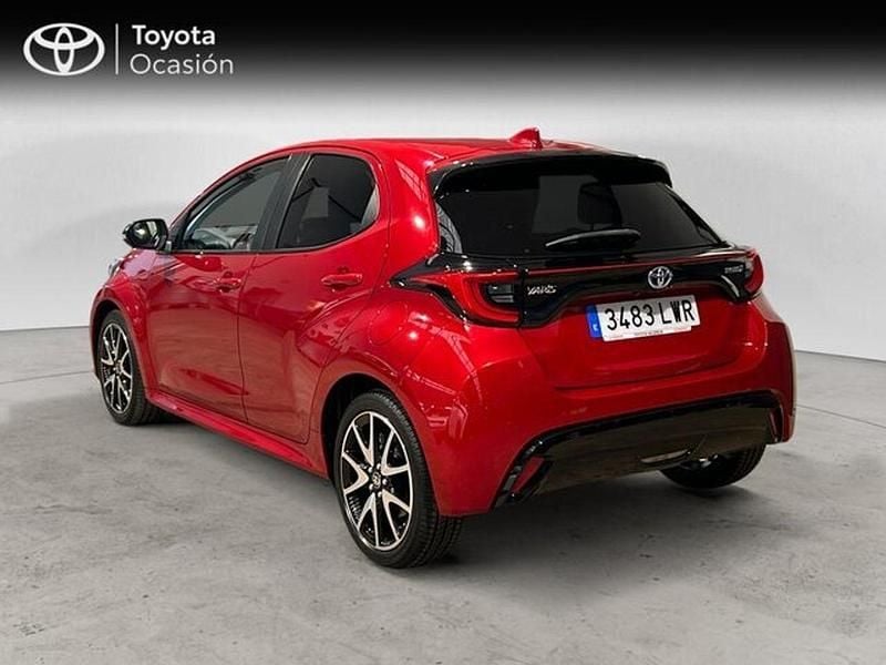 Usado Toyota Yaris Hybrid Style 2022 Rojo