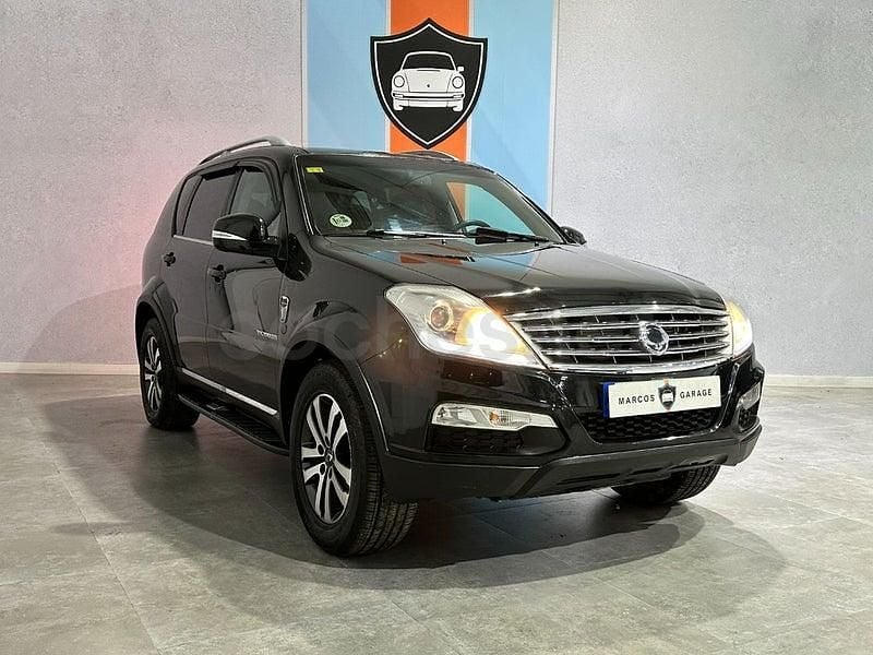 Negro Usado 2015 Ssangyong (KGM) Rexton Limited SUV | 11.990 € (Precio justo) - Imagen 1/4