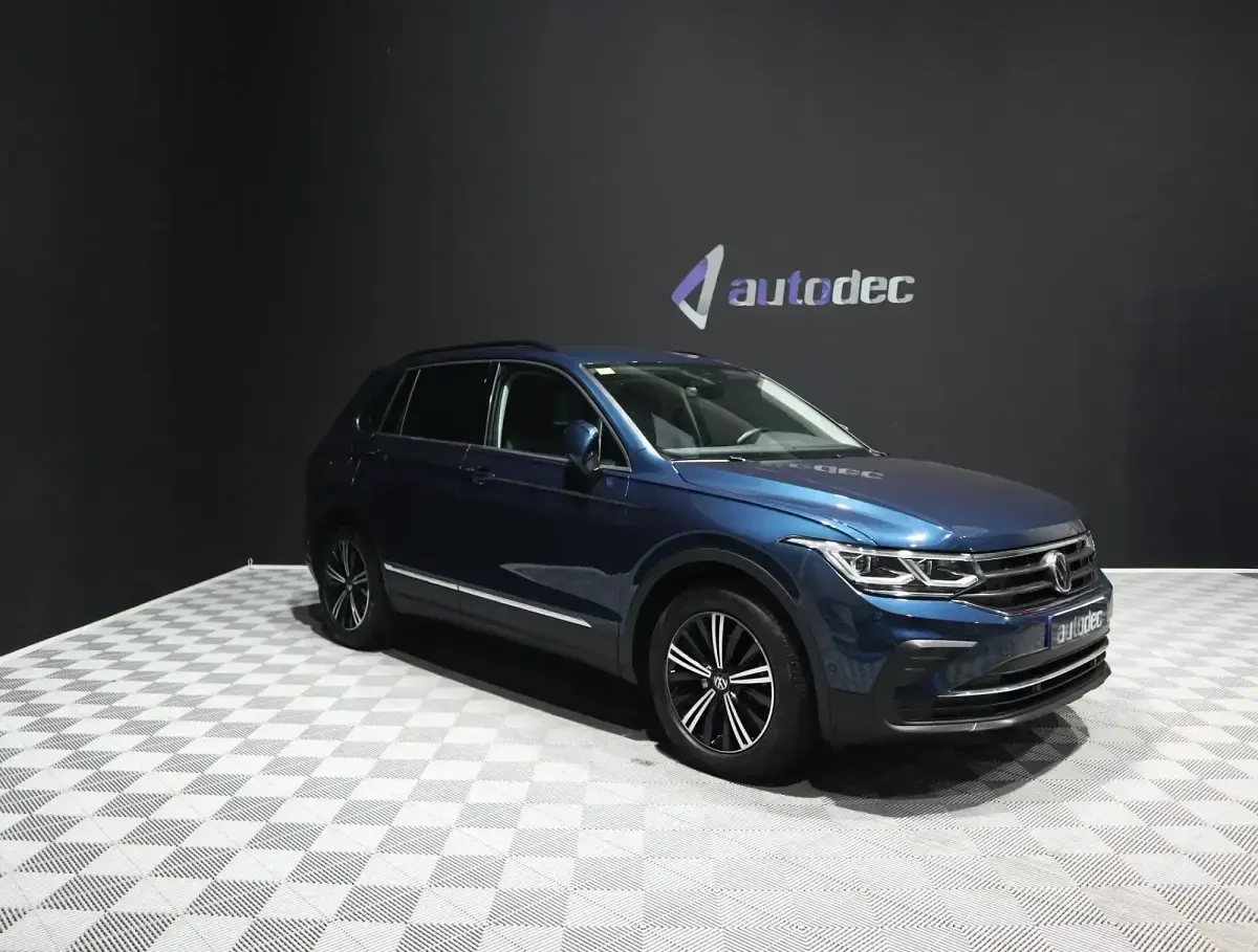 Usado VW Tiguan Life 150 CV (110 kW) 2020 Azul SUV