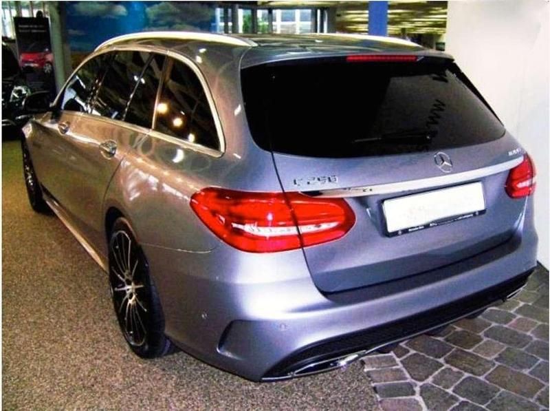 Usado Mercedes C250 AMG 204 CV (150 kW) 2014 Gris Familiar
