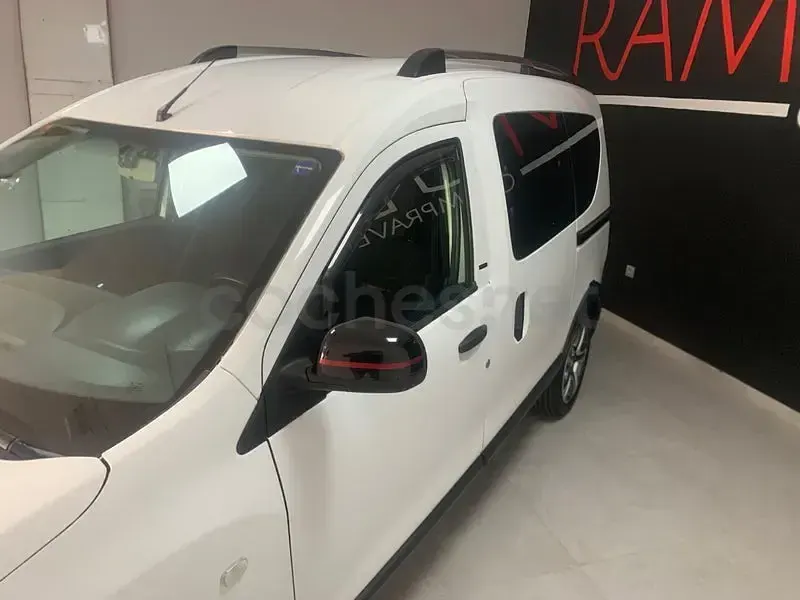 Usado Dacia Dokker Essentiel 95 CV (69 kW) 2019 Blanco Monovolumen