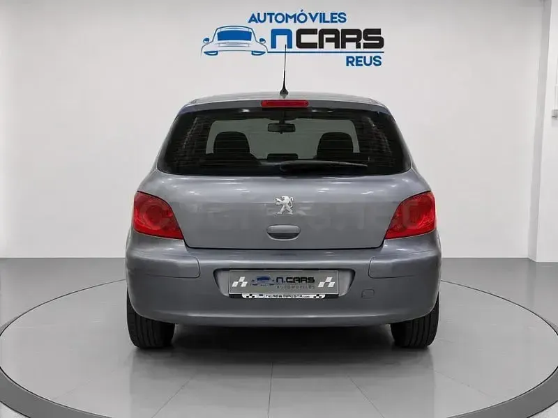 Usado Peugeot 307 110 CV (80 kW) 2006 Azul Berlina